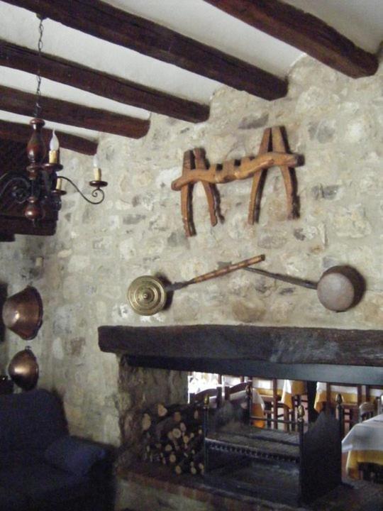 Oix Hostal De La Rovira מראה חיצוני תמונה